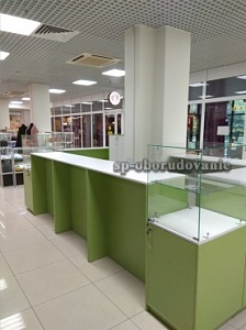 Ногтевой островок нейл-бар в торговом центре